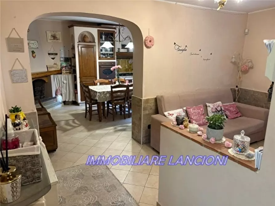 Immagine 21 di Villa in vendita  a Lastra A Signa