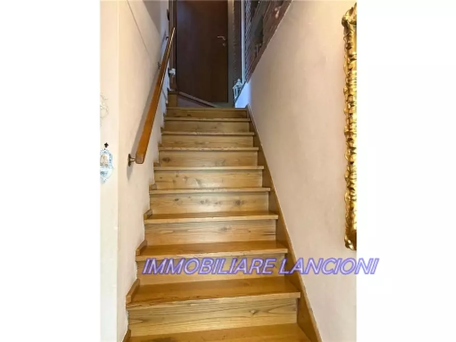 Immagine 24 di Villa in vendita  a Lastra A Signa