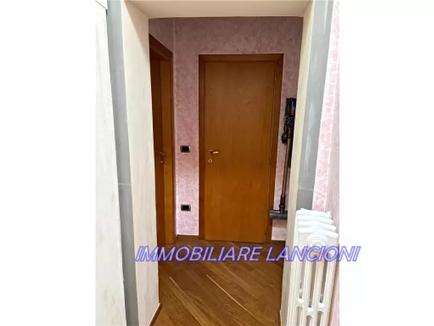 Immagine 27 di Villa in vendita  a Lastra A Signa