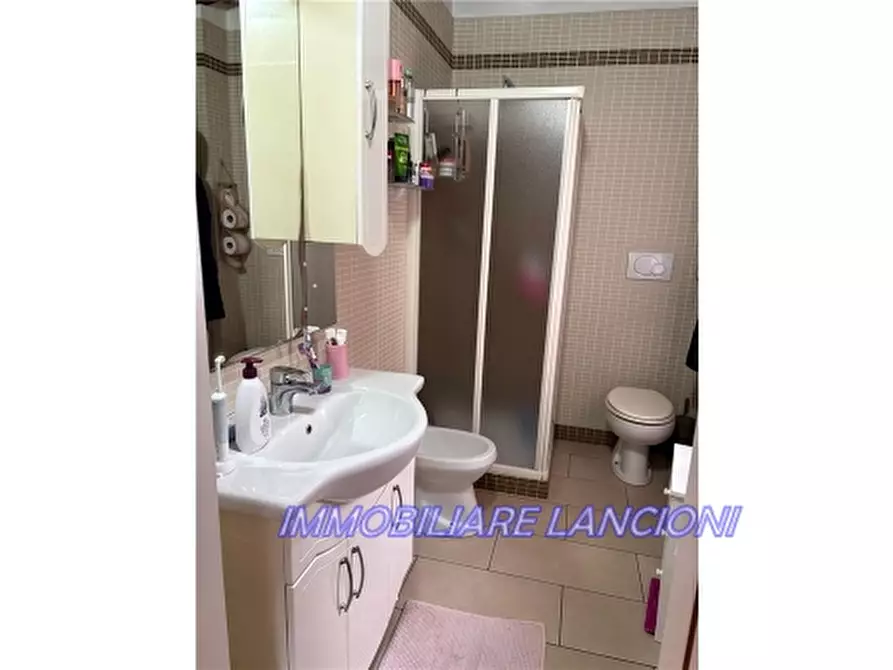 Immagine 34 di Villa in vendita  a Lastra A Signa