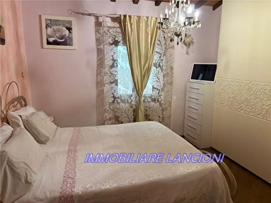 Immagine 36 di Villa in vendita  a Lastra A Signa