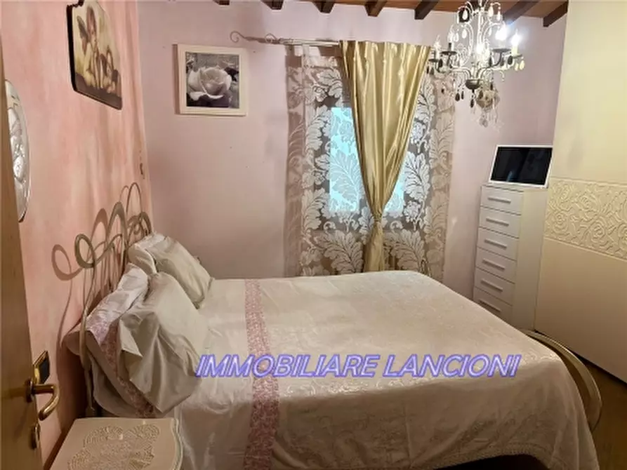 Immagine 39 di Villa in vendita  a Lastra A Signa