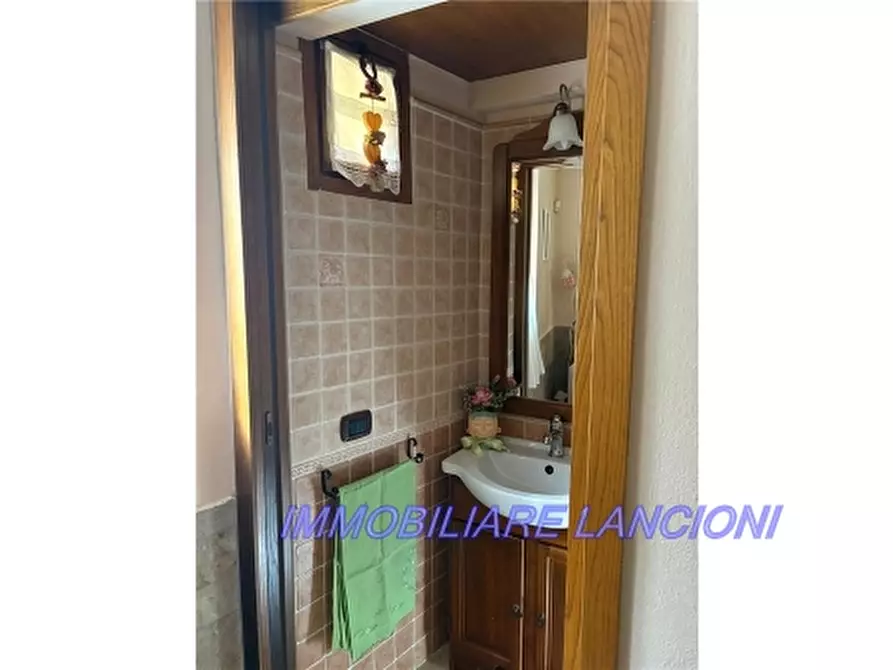 Immagine 17 di Villa in vendita  a Lastra A Signa