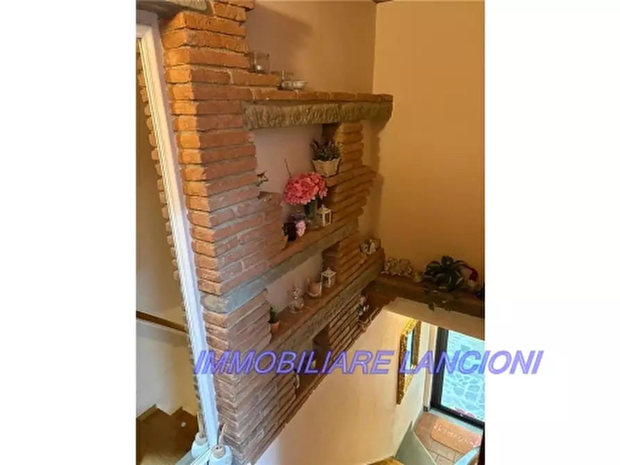 Immagine 25 di Villa in vendita  a Lastra A Signa