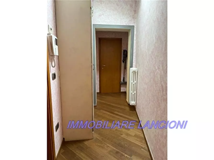 Immagine 26 di Villa in vendita  a Lastra A Signa