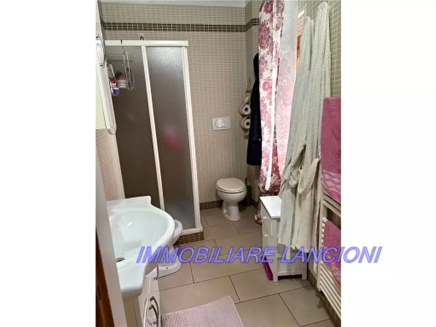 Immagine 33 di Villa in vendita  a Lastra A Signa