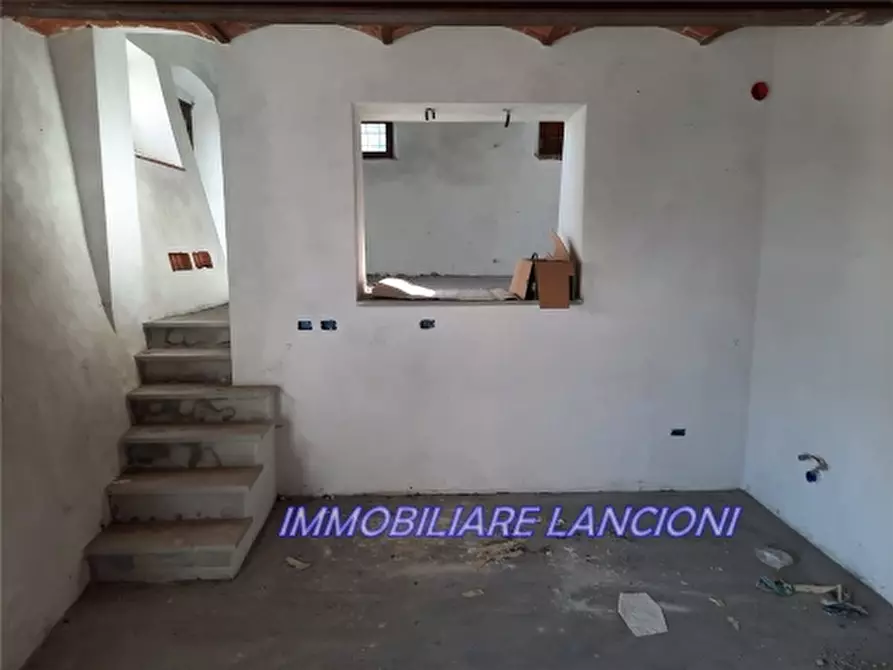 Immagine 5 di Rustico / casale in vendita  a Scandicci