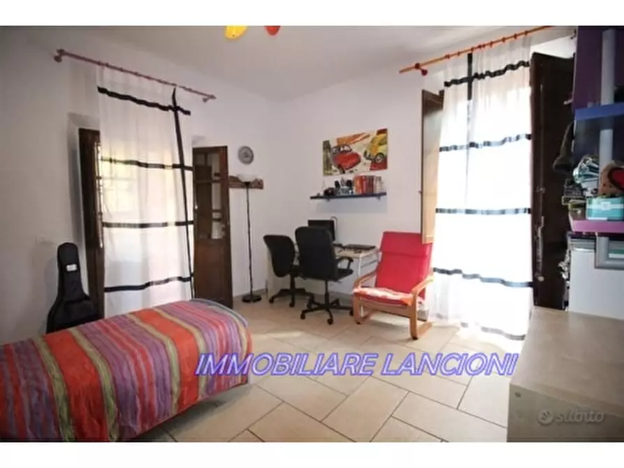 Immagine 8 di Rustico / casale in vendita  a Scandicci