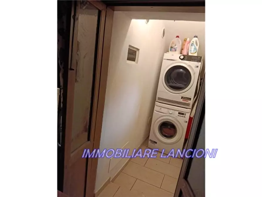 Immagine 9 di Rustico / casale in vendita  a Scandicci