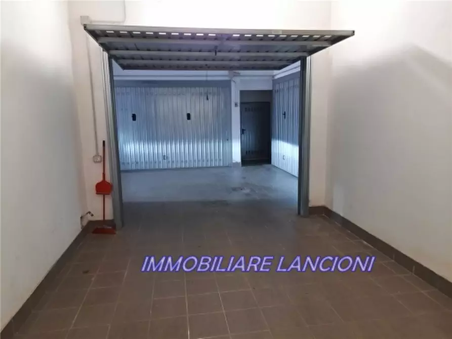 Immagine 1 di Appartamento in vendita  a Scandicci