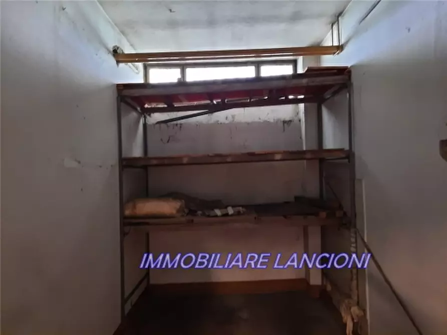 Immagine 12 di Appartamento in vendita  a Firenze
