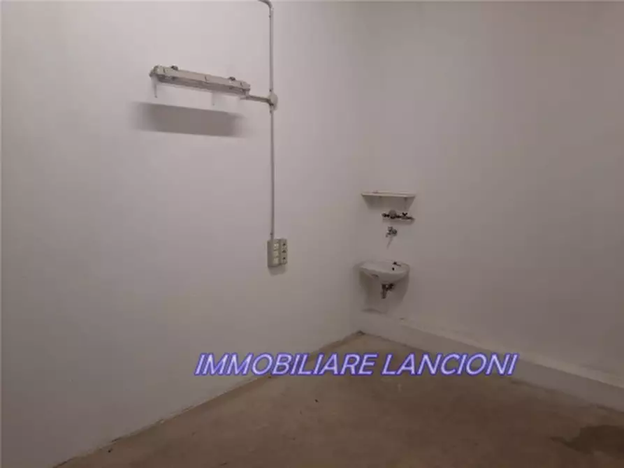 Immagine 2 di Appartamento in vendita  a Scandicci