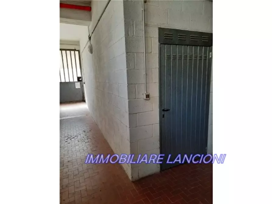 Immagine 2 di Appartamento in vendita  a Scandicci