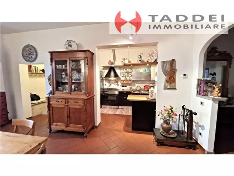 Immagine 12 di Appartamento in vendita  a Scandicci