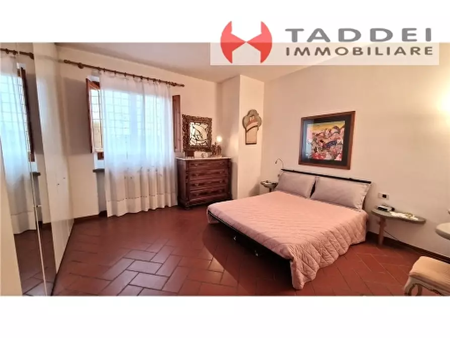 Immagine 21 di Appartamento in vendita  a Scandicci