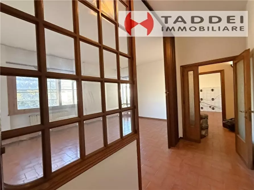 Immagine 1 di Appartamento in vendita  a Campi Bisenzio