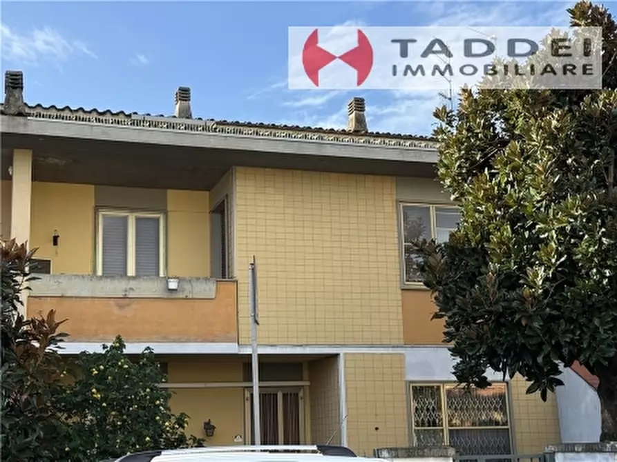 Immagine 6 di Appartamento in vendita  a Campi Bisenzio