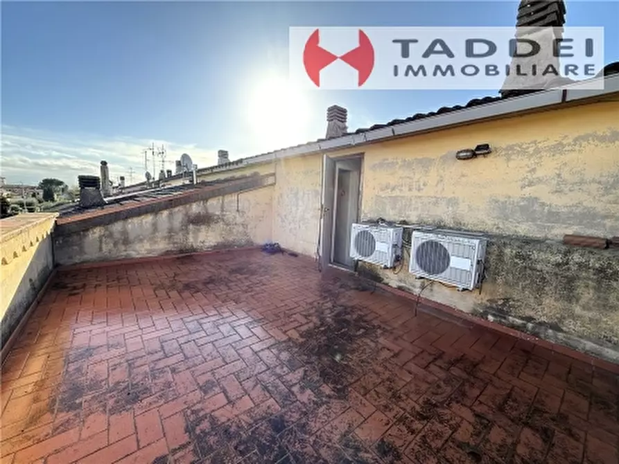 Immagine 41 di Appartamento in vendita  a Campi Bisenzio