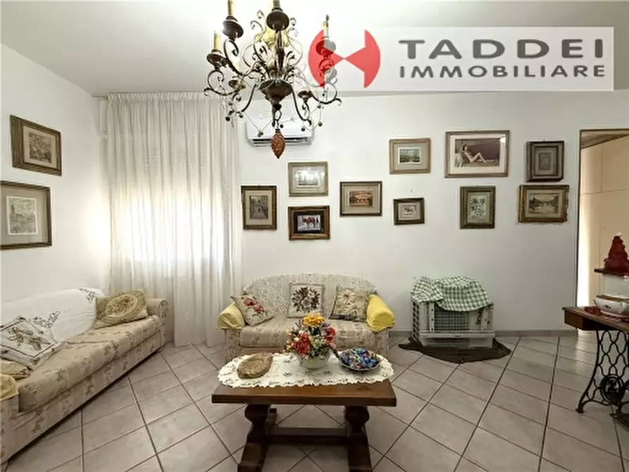 Immagine 4 di Appartamento in vendita  a Scandicci