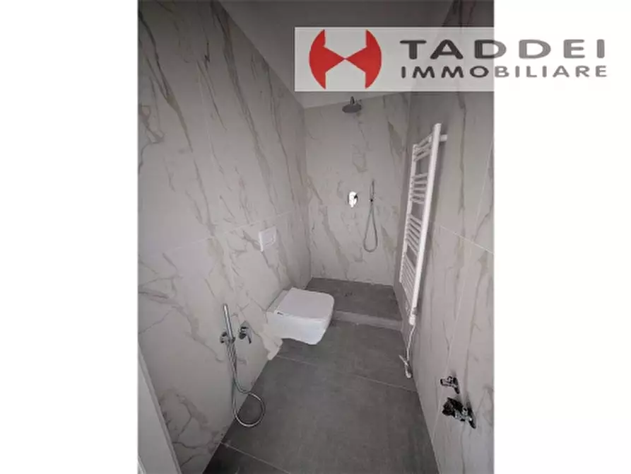 Immagine 11 di Appartamento in vendita  a Firenze