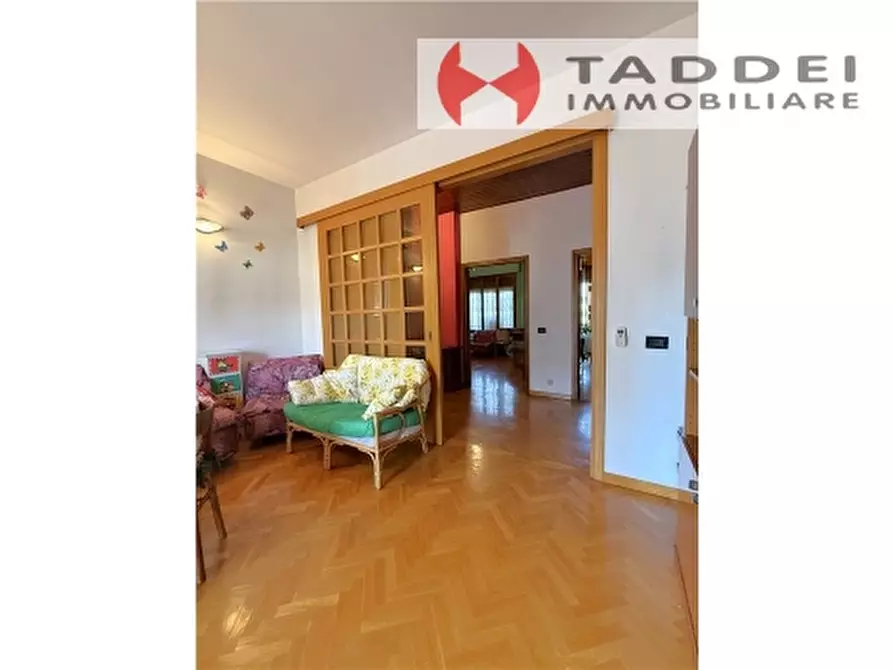 Immagine 2 di Appartamento in vendita  a Scandicci