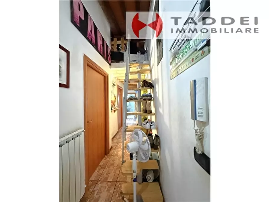 Immagine 11 di Appartamento in vendita  a Firenze