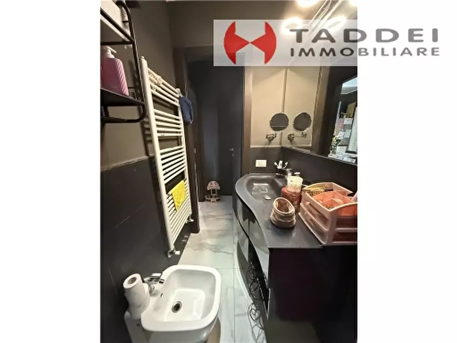 Immagine 14 di Appartamento in vendita  a Firenze