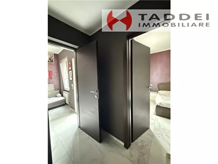 Immagine 23 di Appartamento in vendita  a Firenze