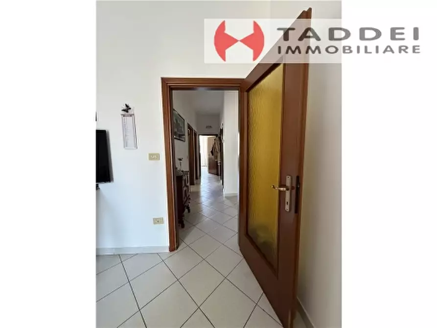 Immagine 21 di Appartamento in vendita  a Scandicci