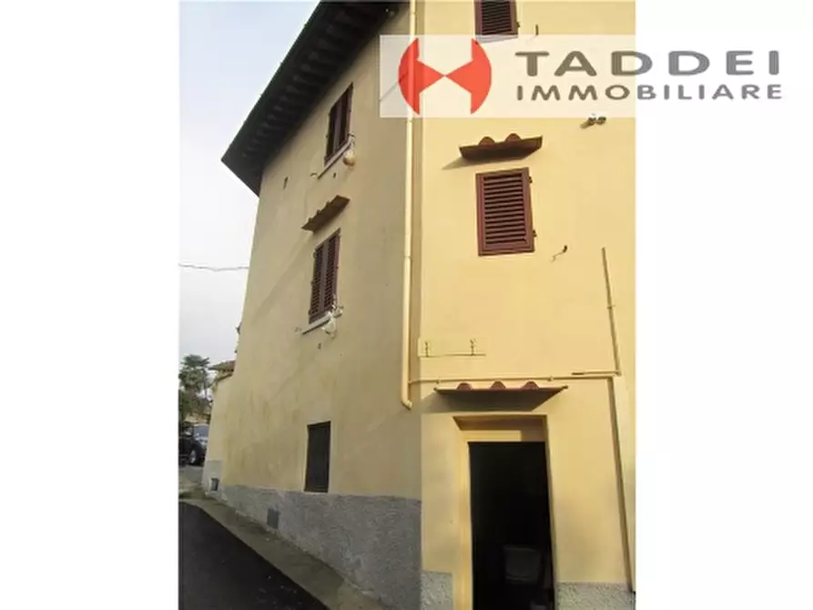 Immagine 3 di Villa in vendita  a Lastra A Signa