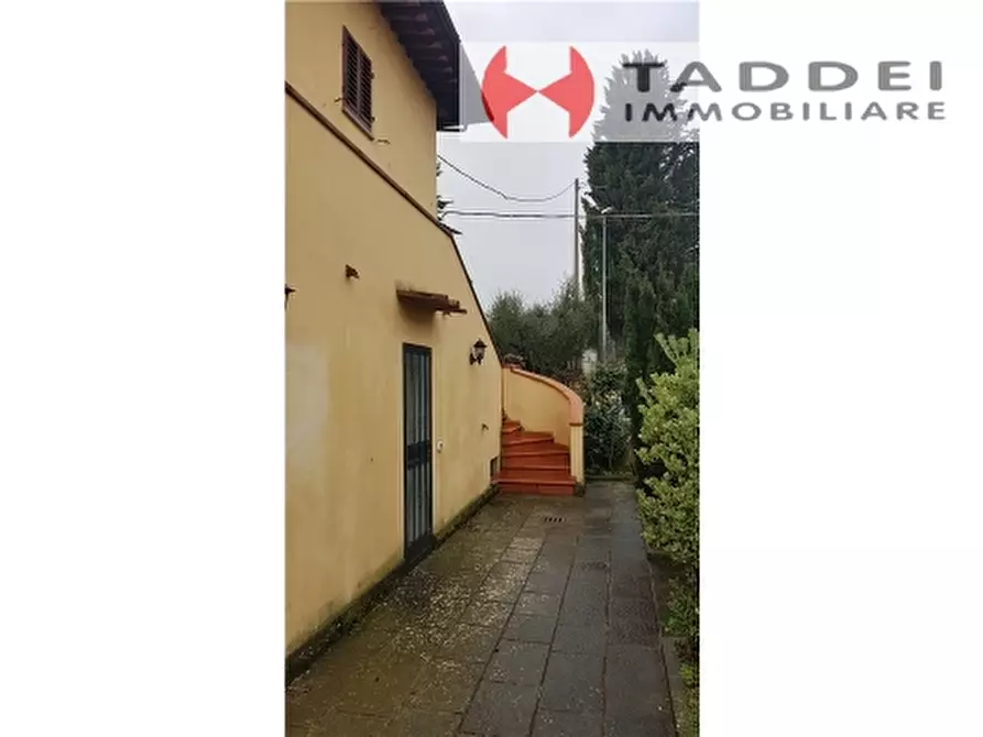 Immagine 12 di Villa in vendita  a Lastra A Signa