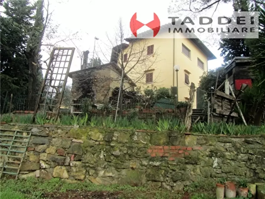 Immagine 65 di Villa in vendita  a Lastra A Signa