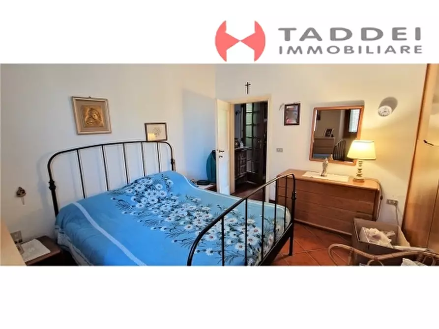 Immagine 21 di Villa in vendita  a Scandicci