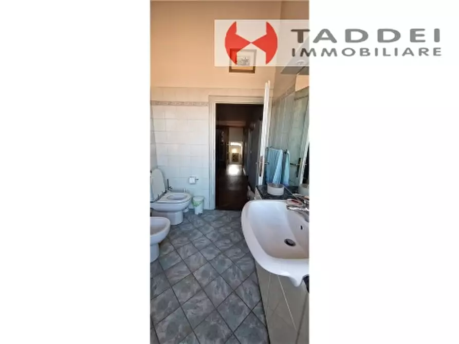 Immagine 46 di Villa in vendita  a Scandicci