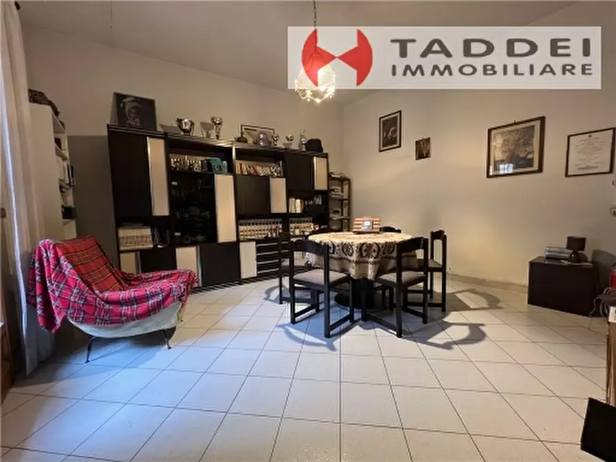 Immagine 5 di Villa in vendita  a Lastra A Signa