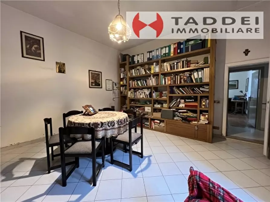 Immagine 9 di Villa in vendita  a Lastra A Signa