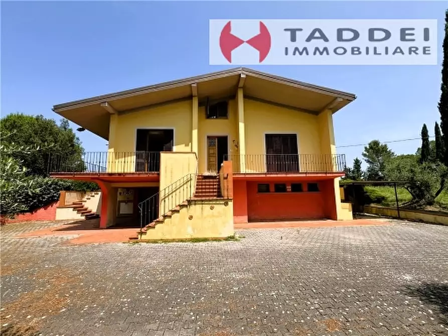 Immagine 1 di Villa in vendita  a Montespertoli