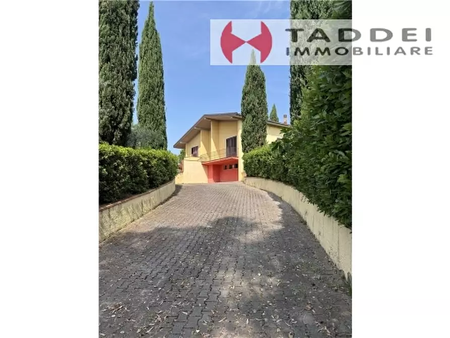Immagine 3 di Villa in vendita  a Montespertoli