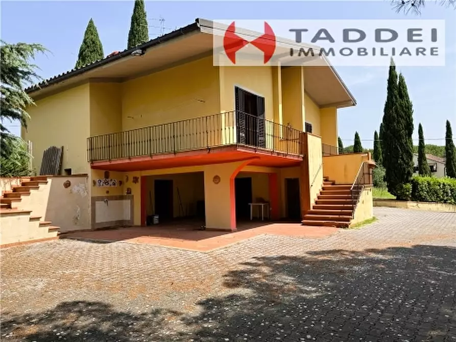 Immagine 5 di Villa in vendita  a Montespertoli