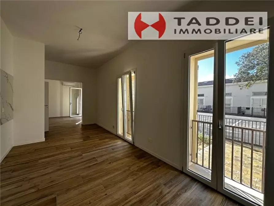 Immagine 4 di Villa in vendita  a Campi Bisenzio