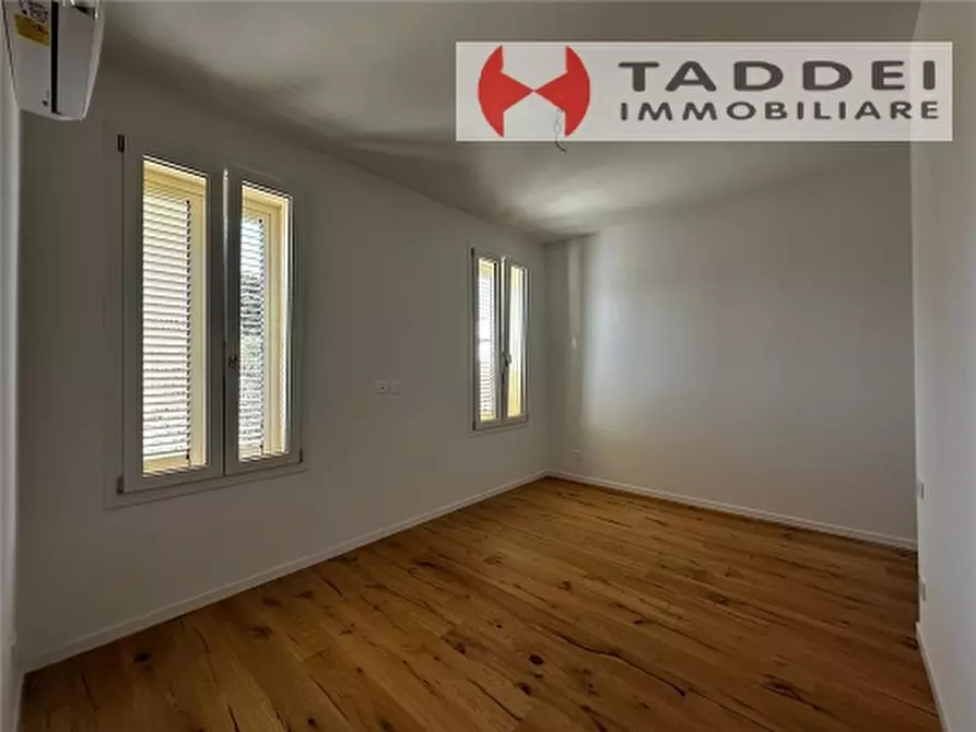 Immagine 7 di Villa in vendita  a Campi Bisenzio