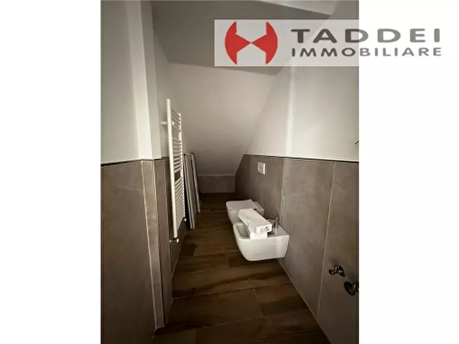 Immagine 9 di Villa in vendita  a Campi Bisenzio