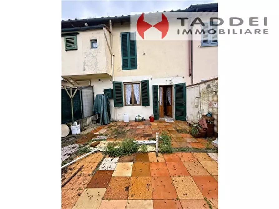 Immagine 1 di Villa in vendita  a Firenze