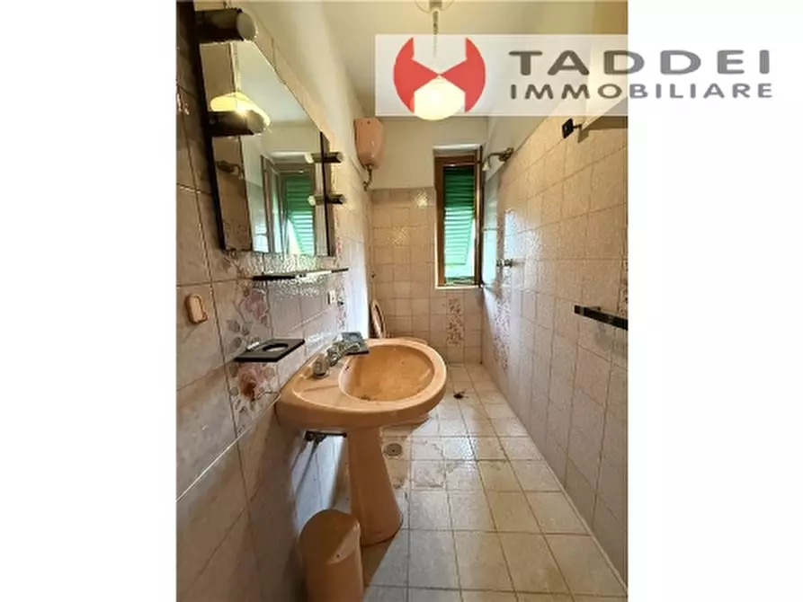 Immagine 28 di Villa in vendita  a Firenze