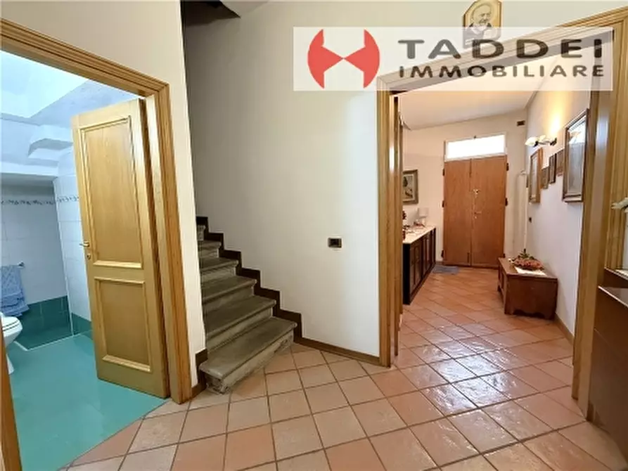 Immagine 12 di Villa in vendita  a Scandicci