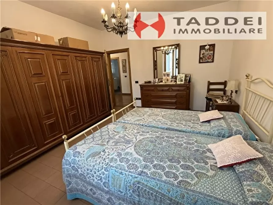 Immagine 42 di Villa in vendita  a Scandicci