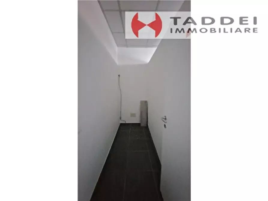 Immagine 7 di Negozio in vendita  a Scandicci