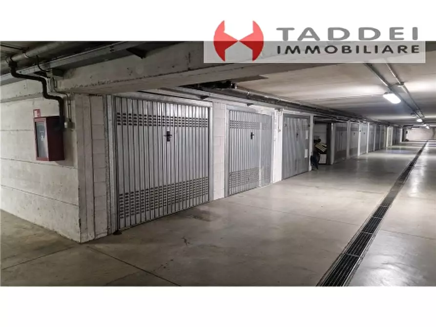 Immagine 2 di Appartamento in vendita  a Scandicci