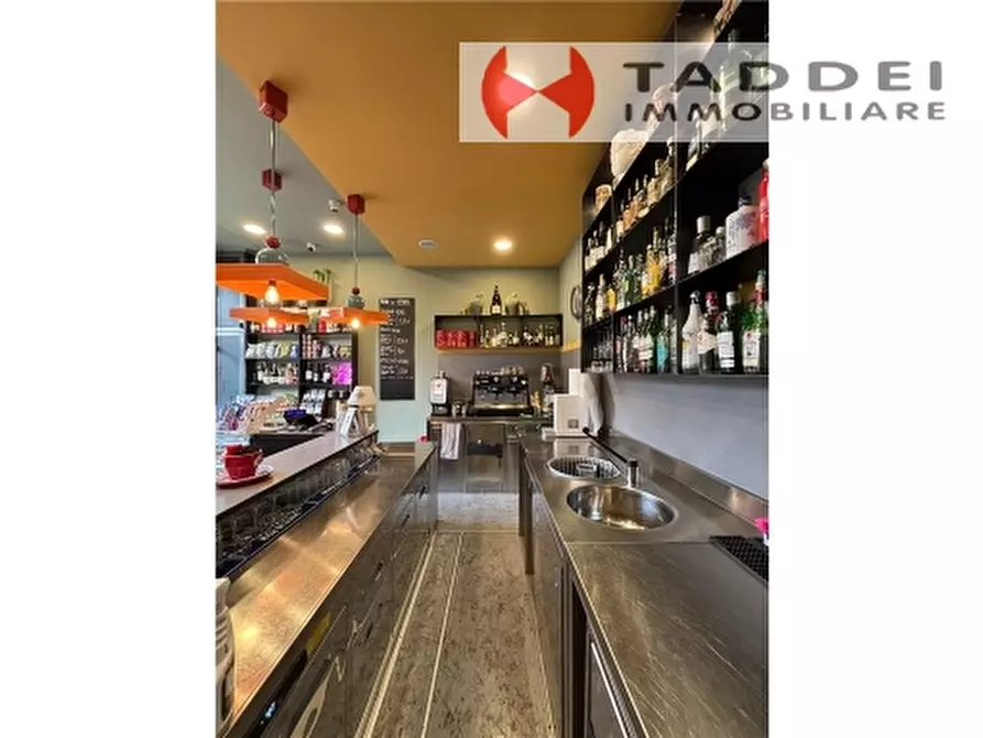 Immagine 3 di Negozio in vendita  a Scandicci