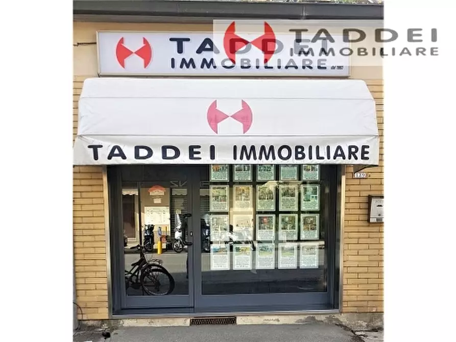 Immagine 1 di Negozio in vendita  a Scandicci